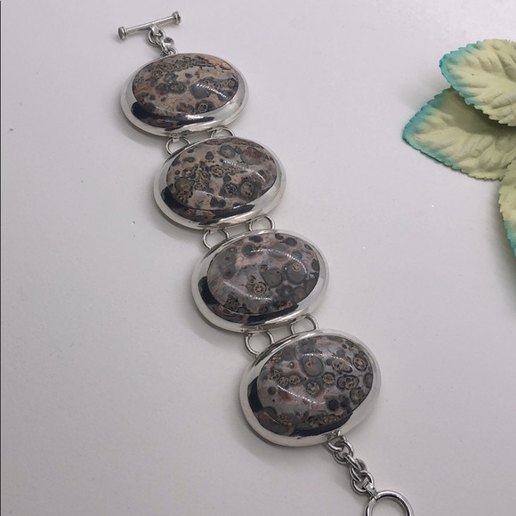 Unique stone and sterling bracelet - Picture 1 of 9